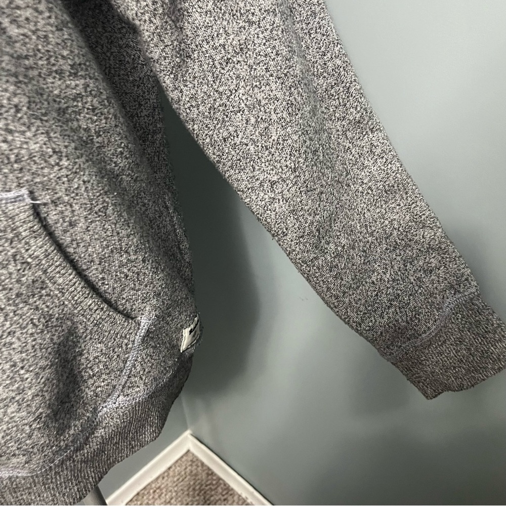 ROOTS men’s maple leaf pullover hoodie sweatshirt size XS grey red Buffalo plaid - Picture 8 of 14